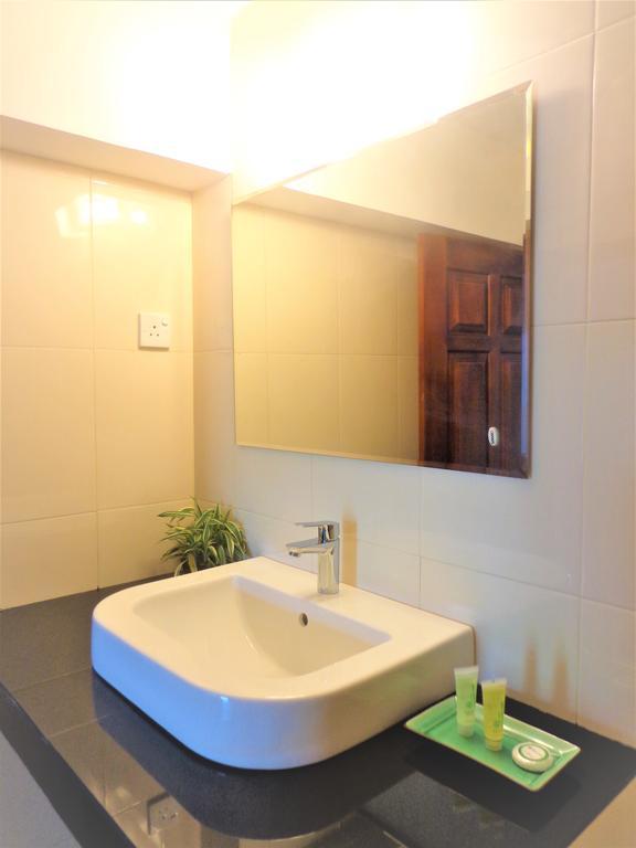 Hotel Pinnalanda - New Deal! Half Off Airport Pickups Available Pinnawala  Exterior foto
